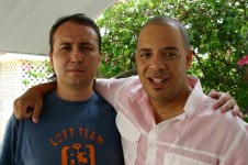 Артем Иванцов с легендарным кубинским музыкантом Исааком Дельгадо